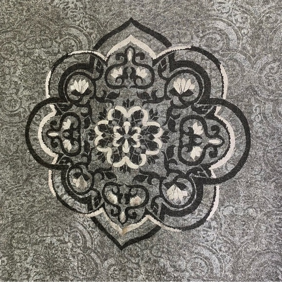 MADE FOR LIFE Women's size L Gray Graphic Long Sleeve Tee - Picture 5 of 6